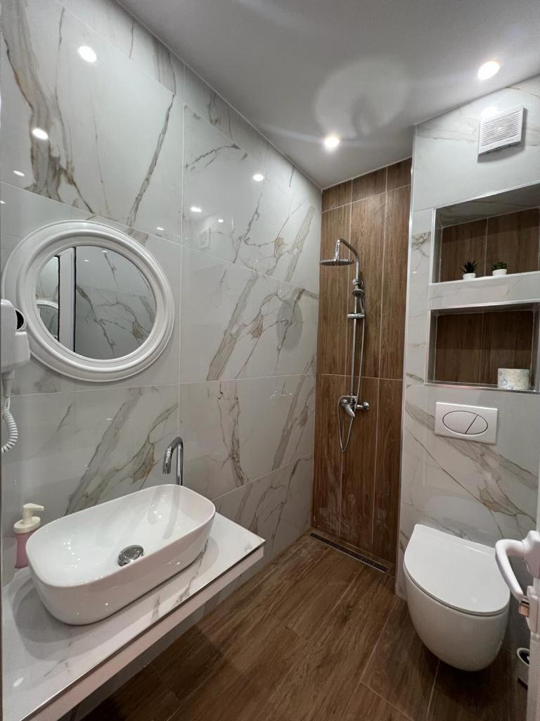 Apartments Sadiku With Sea View Sarandë Exteriér fotografie